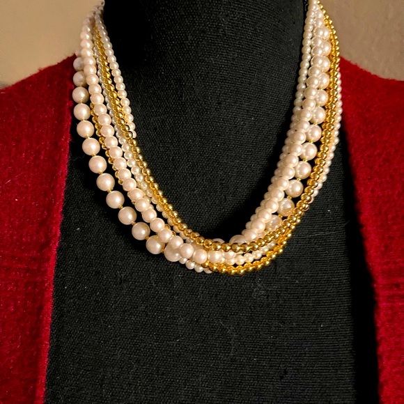 N139 NEW Multistrand white and gold faux pearl necklace can be worn as torsade - Picture 5 of 7